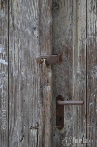 Door in Old town Pula